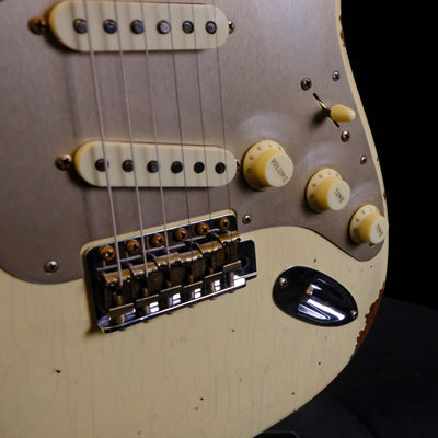 Fender Custom Shop Limited Edition Roasted "Big Head" Stratocaster® Relic®, Rosewood Fingerboard, Aged Vintage White